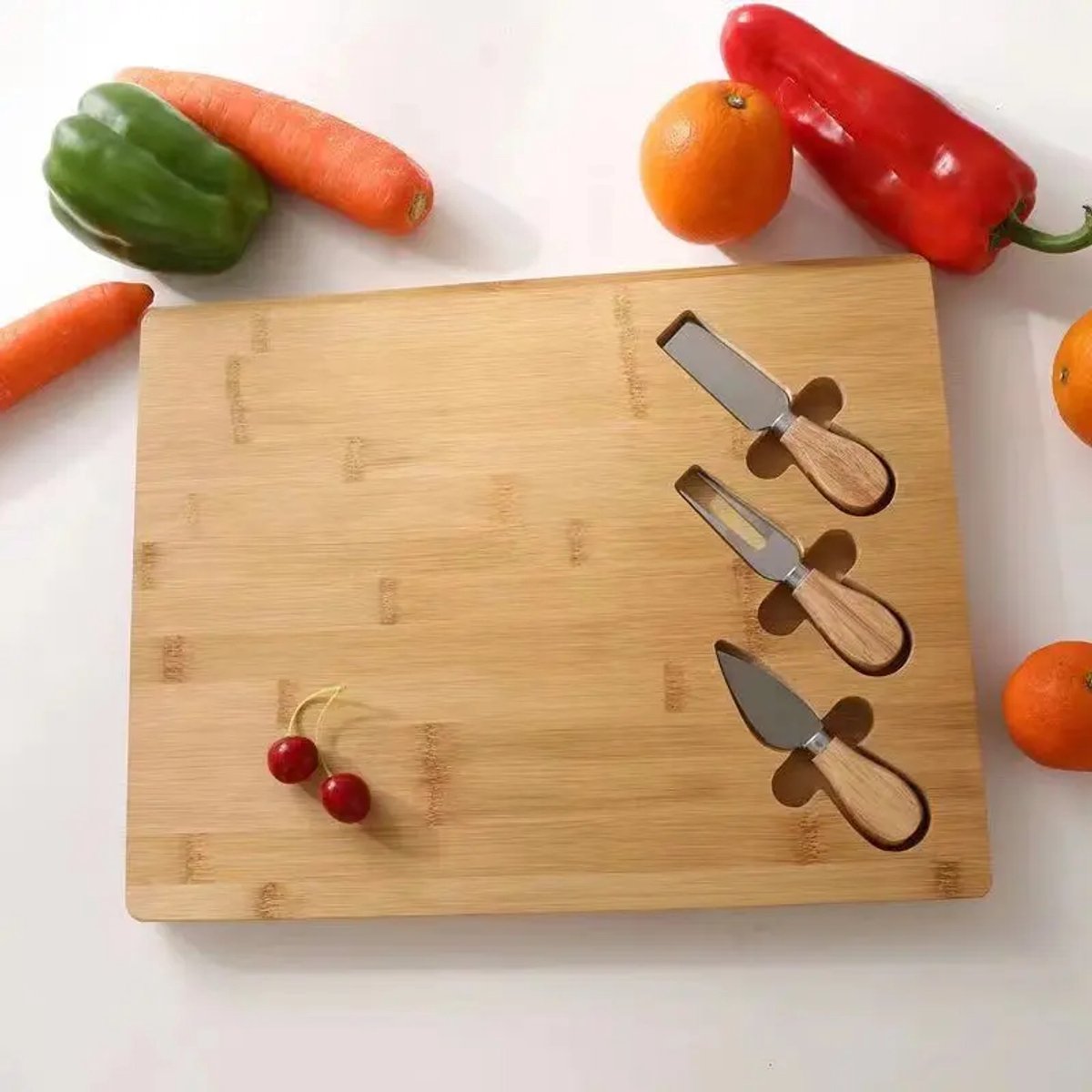 Kadirelli Bamboe Kaasplank met 3 Kaasmessen - Kaasplankje - Serveerplank