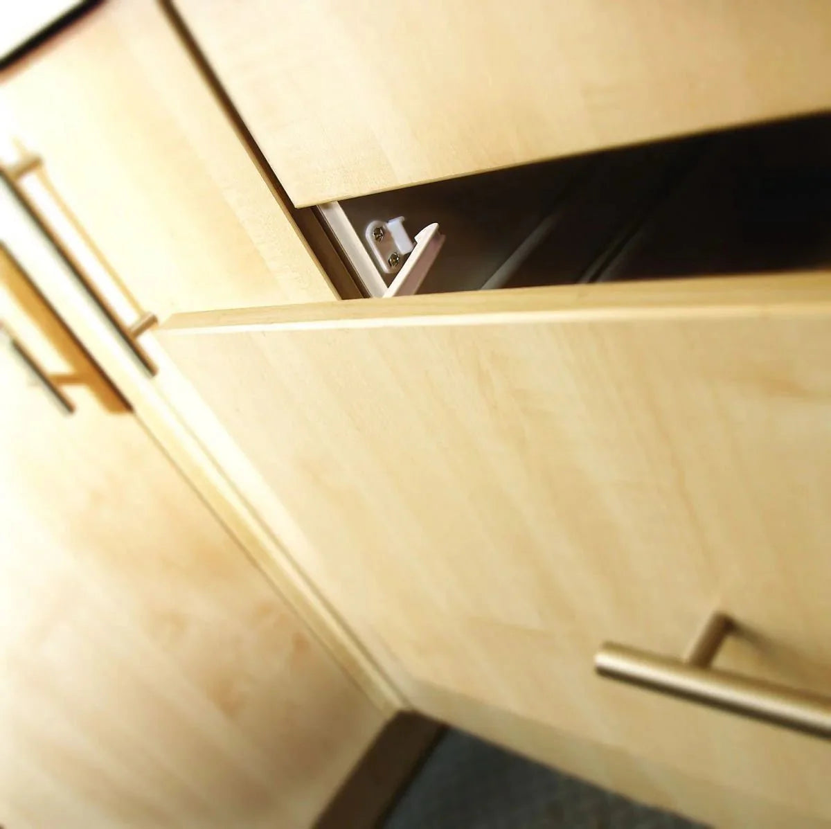 Maclean Veiligheidsklemmen Keukenkastjes - Wit - Set van 2 - Kinderbeveiliging voor Kasten - Kastslot - Kast Beveiliging Baby - Eenvoudig te Monteren - TEKZEN